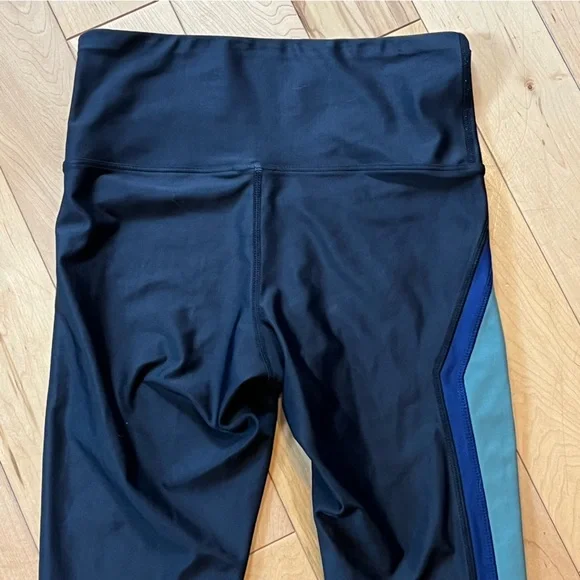 PE NATION Flight Series Legging Black 7/8 length midrise sculpted panels - Picture 5 of 7